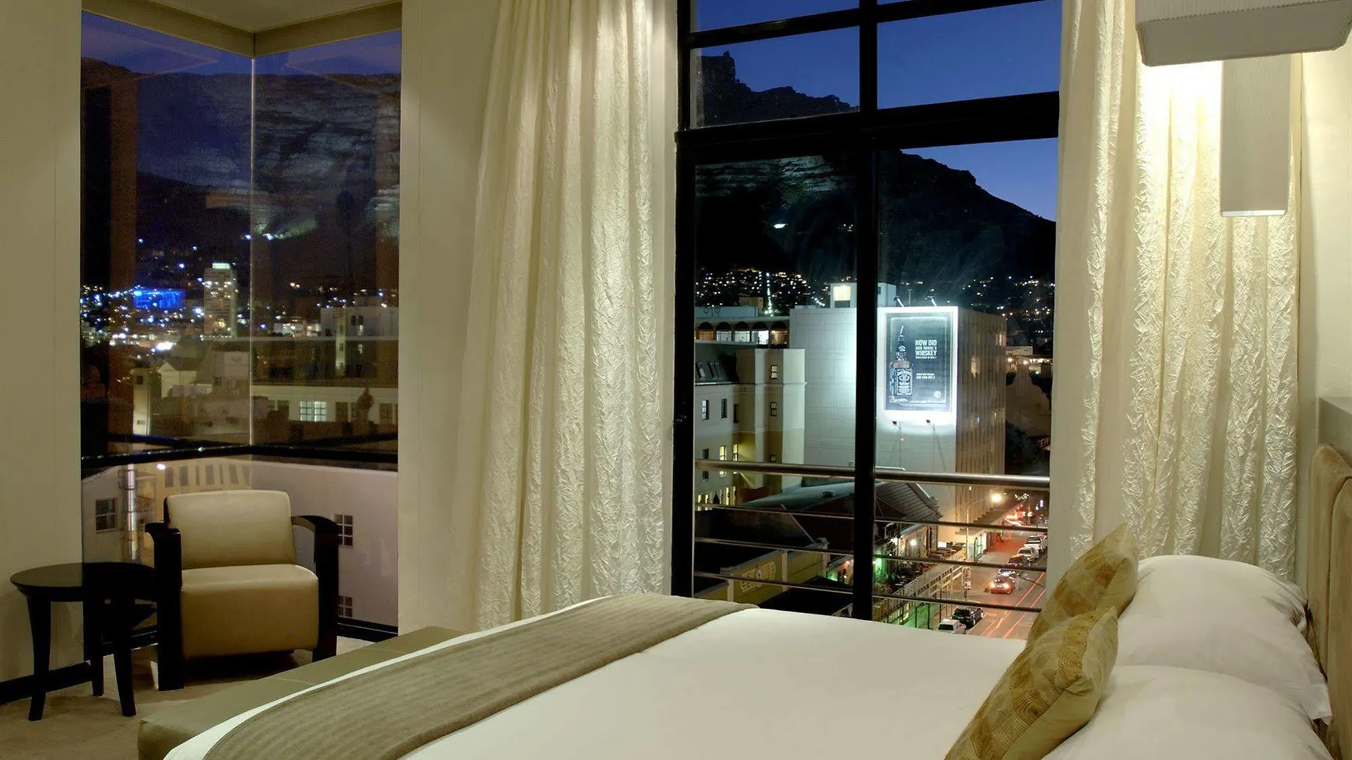 Urban Chic Boutique Hotel & Cafe Cape Town 4*,  South Africa