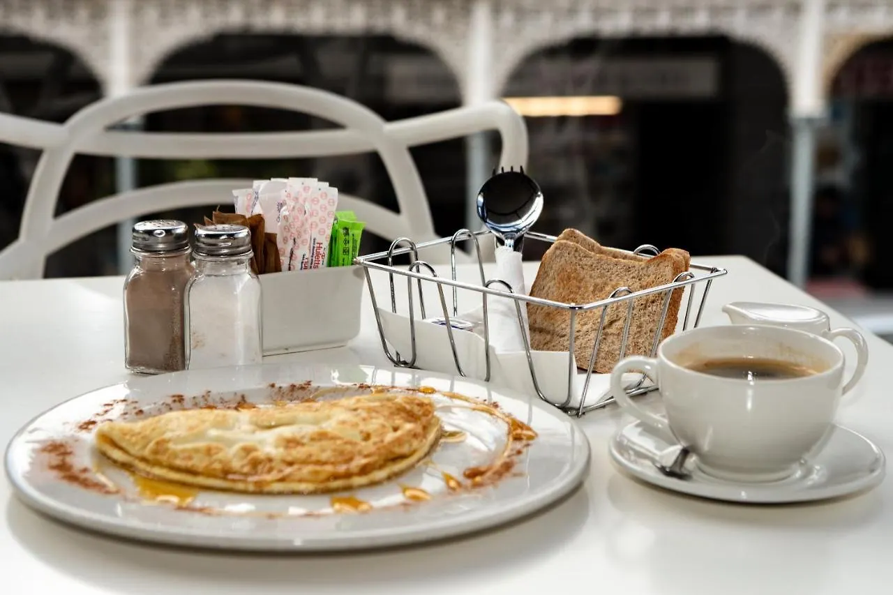 Urban Chic Boutique Hotel & Cafe Cape Town 4*,